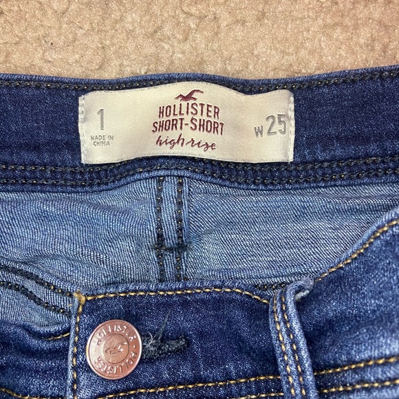 Hollister shorts - Picture 2 of 3